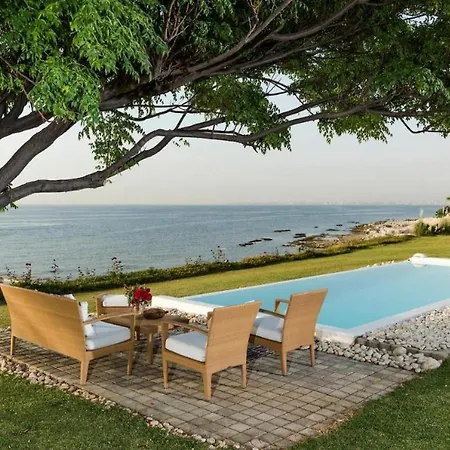 Koki Zantos Sea View