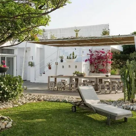 Koki Zantos Sea View Bed & Breakfast Plános